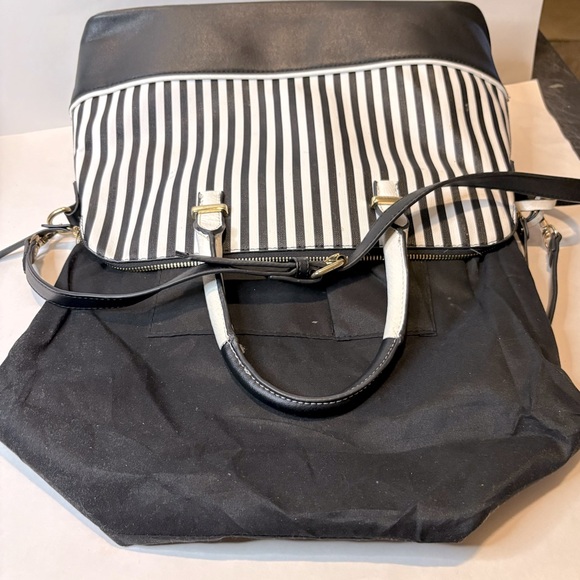 Black and White New Striped Handbag with Tassel - Picture 10 of 10